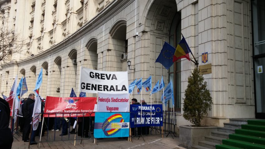 Sindicatele din CFR se pregătesc de declanşarea conflictului de muncă