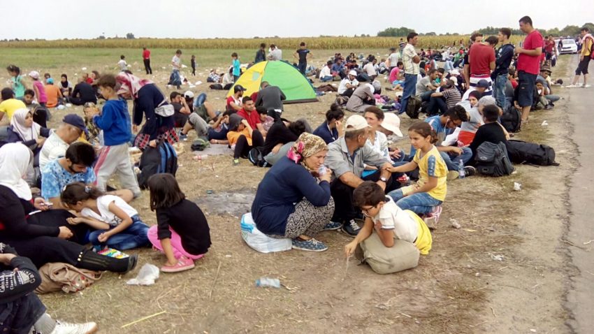 16 persoane trimise în judecată pentru trafic de migranţi