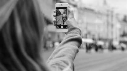Fotografiile selfie, poarta către ospiciu sau cimitir