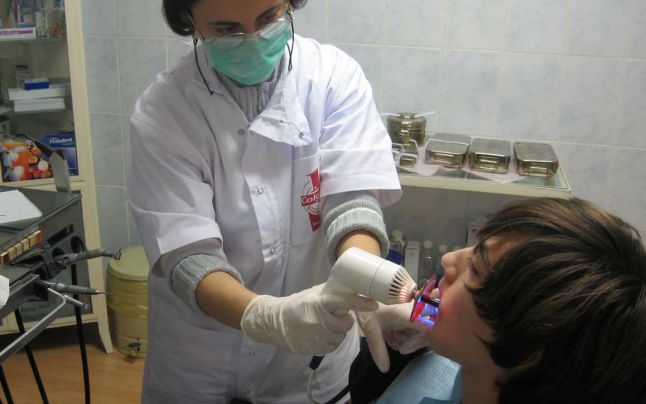 Lipsă acută de medici dentişti în şcolile din Constanţa