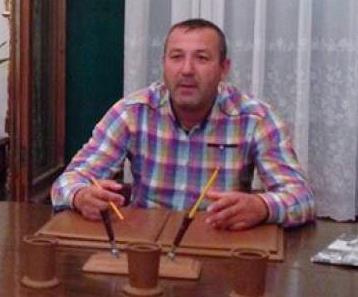 Arestat preventiv, viceprimarul din Tuzla a fost suspendat din funcţie