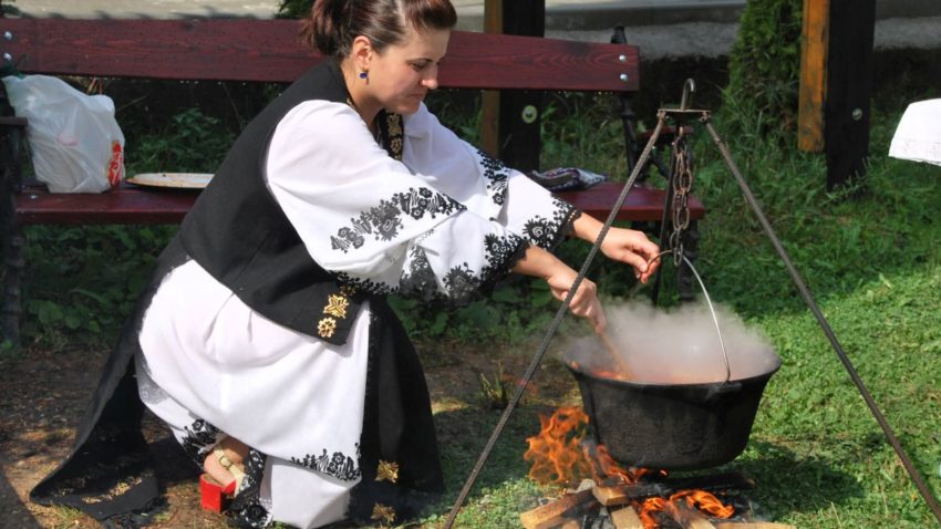 Peste 80 de producători şi aproape 40 de meşteşugari prezenţi laTârgul RuralFest
