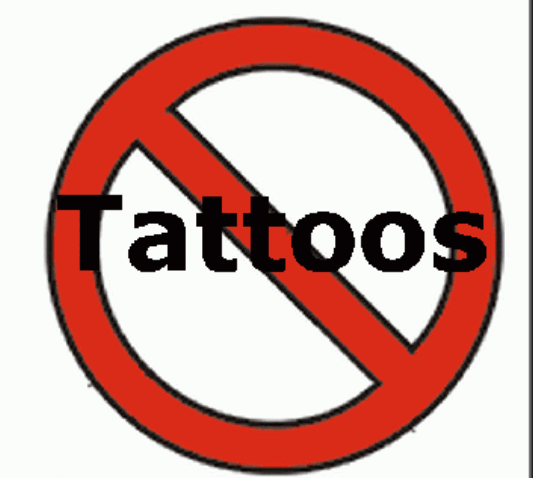 Un senator de Constanța dorește interzicerea tatuajelor și piercing-urilor în școli