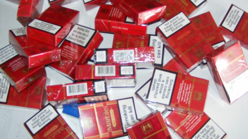 Poliţiştii au confiscat peste 65.000 de ţigarete