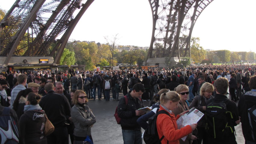 Alertă teroristă la Paris. Turnul Eiffel evacuat