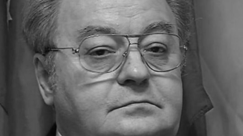 Ultima poezie a lui C.V. Tudor: „Hai, Moarte, să bem o cafea”