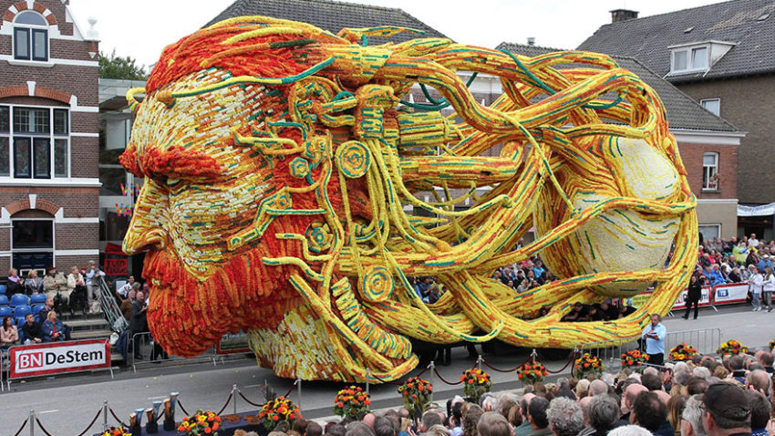 Sculpturi uriaşe din flori în Olanda, în memoria lui Vincent van Gogh