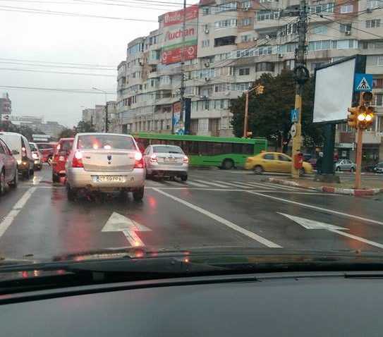 Constanţa, oraşul semafoarelor stricate de vânt şi ploaie