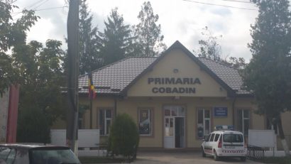 (AUDIO) De ce este dărâmată școala din Viișoara