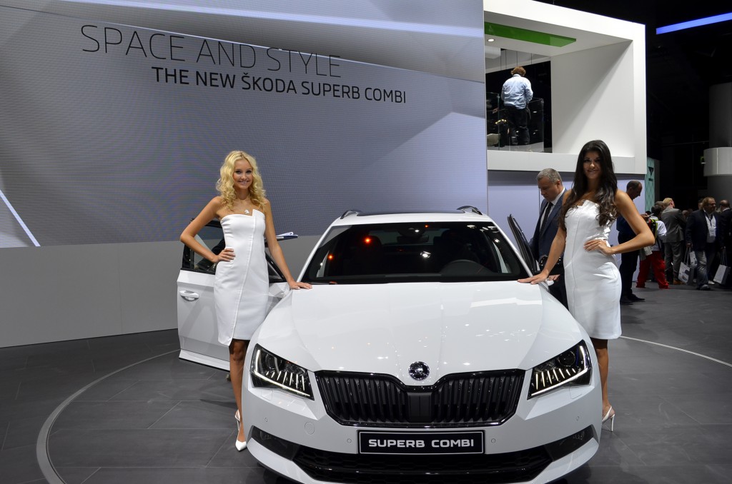 Blonde sau brunete, fetele de la Frankfurt au emanat multă candoare