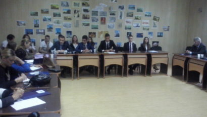 (AUDIO + FOTO): Elevii vor o reformă a educației aplicată pe nevoile societății