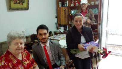 AUDIO: Bătrânii din Constanţa şi Tulcea, niciodată singuri de ziua lor
