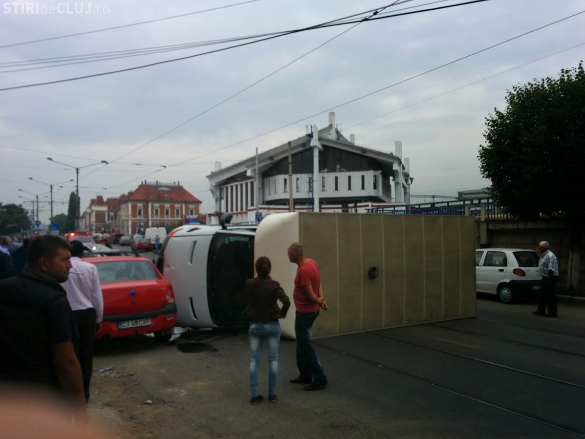 TRAFICUL PE DN6 ESTE ÎNGREUNAT