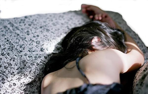 Cazul poliţiştilor acuzaţi că au violat o adolescentă se complică