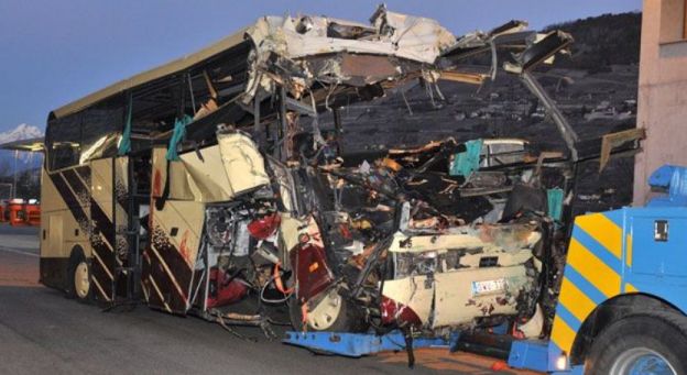Cel puţin 42 de persoane au murit într-un grav accident rutier, în sud-vestul Franţei
