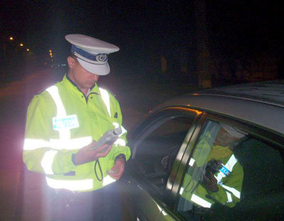 RECIDIVIST. Tânăr din Ovidiu, beat şi fără permis la volan