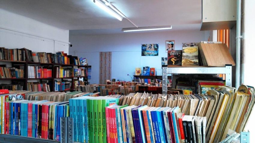 Un gest frumos pentru elevii de la ţară. Donaţi carţi pentru bibliotecile şcolare
