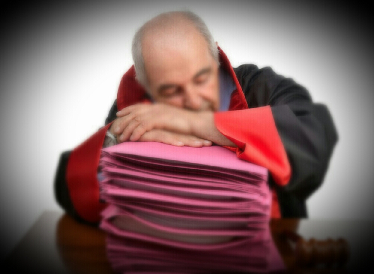 CONSTANŢA: Judecător chiulangiu şi fără chef de muncă, propus pentru sancţionare