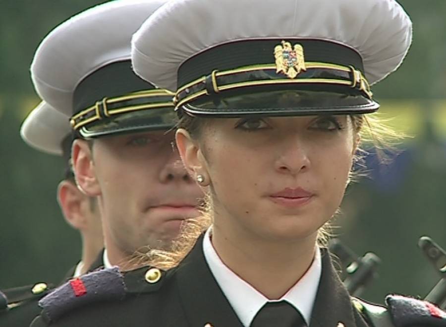 Bobocii Academiei Navale depun jurământul chiar de Ziua Armatei Române
