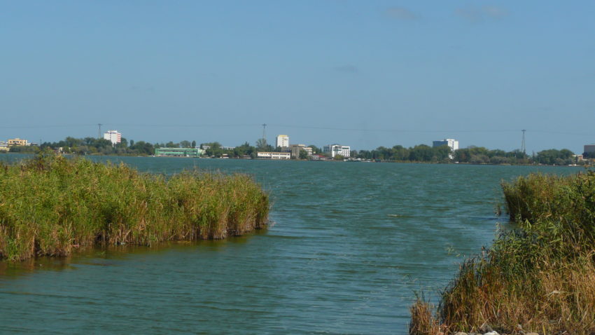 Plonjon cu maşina în lacul Tăbăcăriei