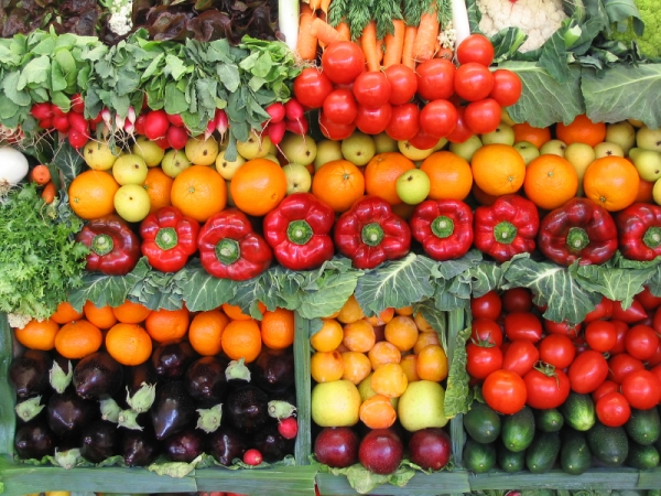(AUDIO) Prezenţa produselor româneşti la raft produce nemulţumiri în rândul marilor comercianţi