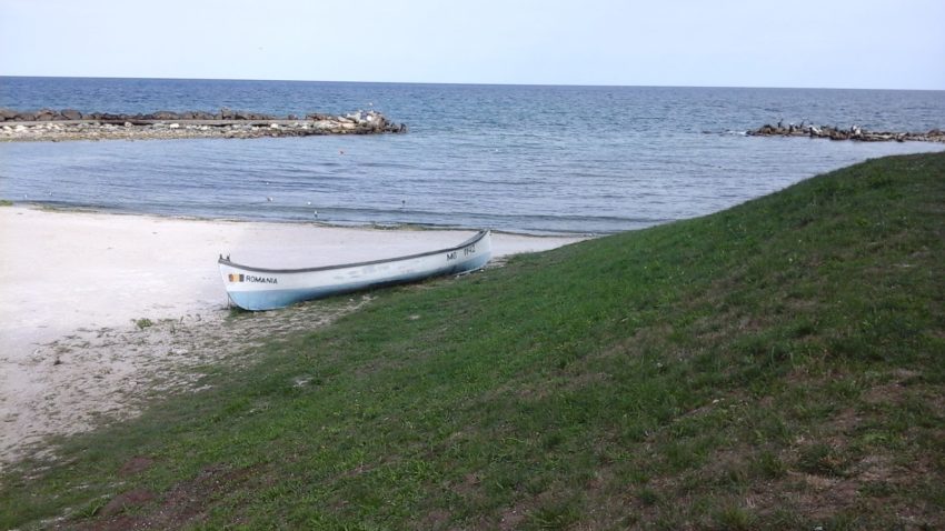 Vreme superbă pentru o plimbare pe malul mării