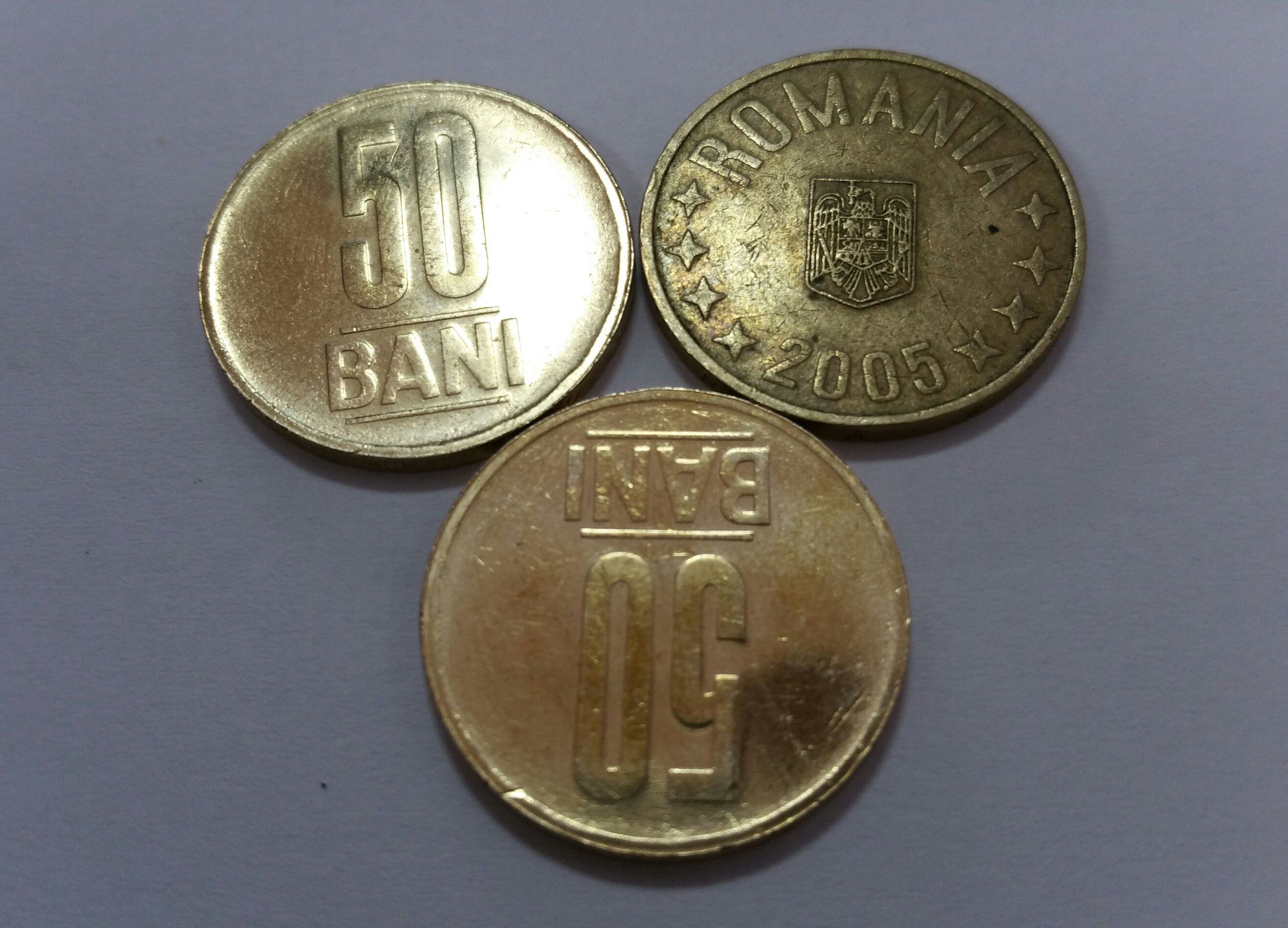Hoţi începători. În loc de bancomate, au spart automate