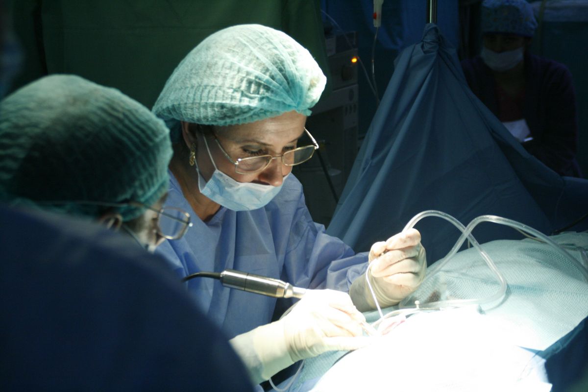 Intervenţii cu aparatură de ultimă generaţie la Clinica ORL a Spitalului Judeţean Constanţa