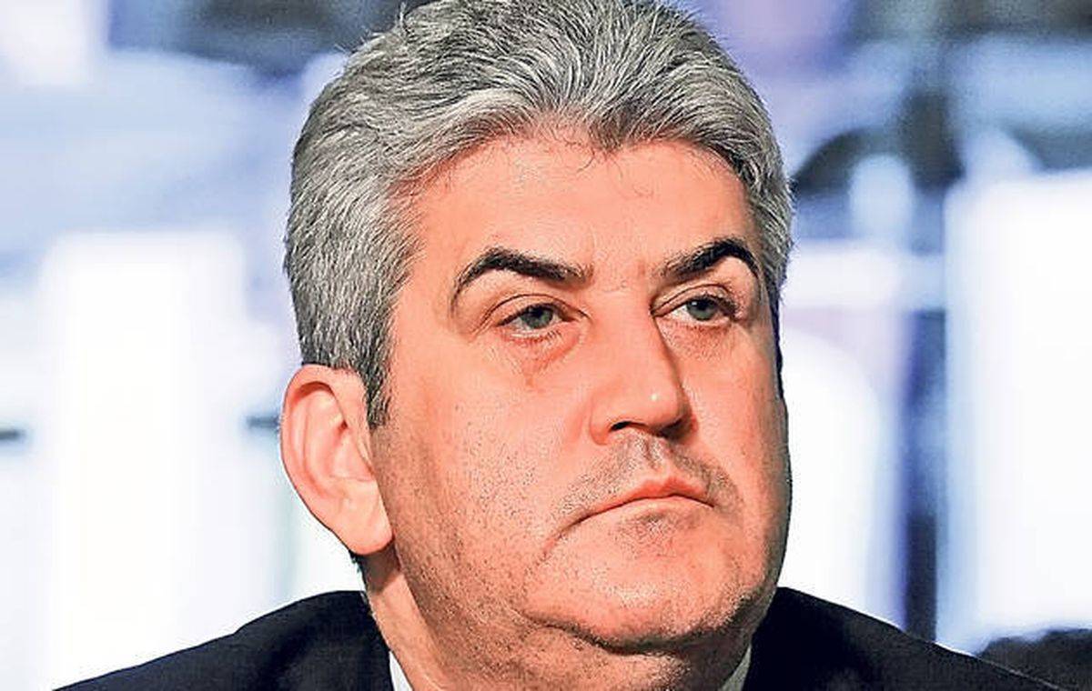 Petiţie pentru demiterea lui Gabriel Oprea