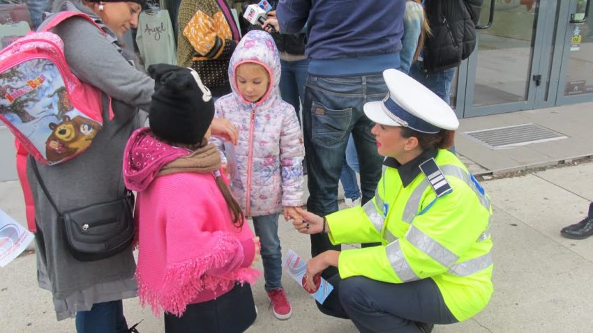 Sfaturi ale poliţiştilor, pentru copii şi părinţi, la reînceperea şcolii