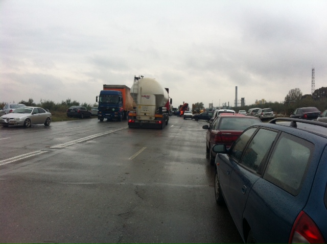 DJ226, închis pentru maşini mici, între Petromidia şi Corbu