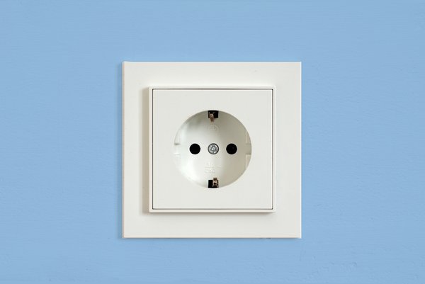 Aveţi grijă cum vă organizaţi week-end-ul. ENEL opreşte curentul