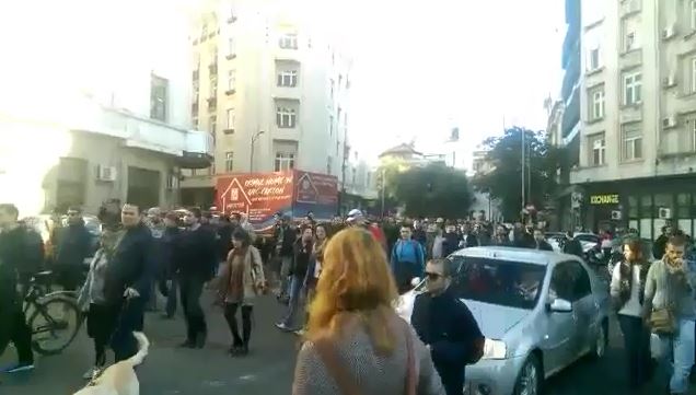 VIDEO: Marş în memoria poliţistului Bogdan Gigină. Strada cere demisia lui Gabriel Oprea