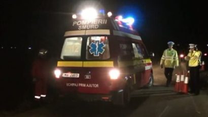 Accident grav. O maşină cu trei oameni la bord s-a răsturnat pe DN3