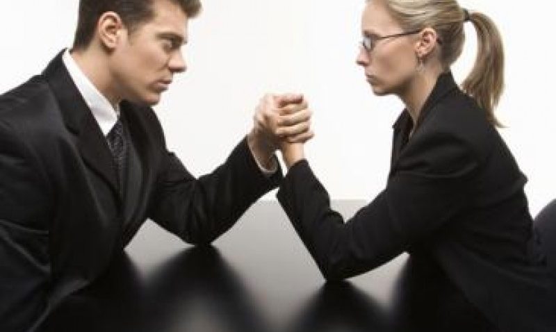 PE: „Diferenţele dintre salariile bărbaţilor şi cele ale femeilor trebuie eliminate”