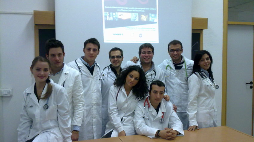 Studenţii la medicină, obligaţi să nu plece în străinătate