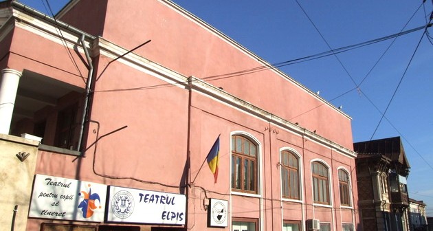 PROGRAMUL TEATRULUI PENTRU COPII ŞI TINERET CĂLUŢUL DE MARE
