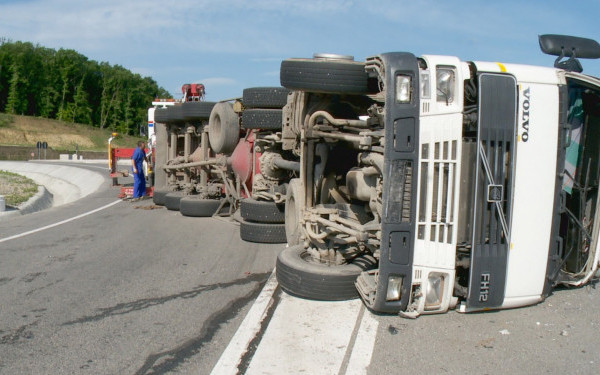 TIR răsturnat la Agigea