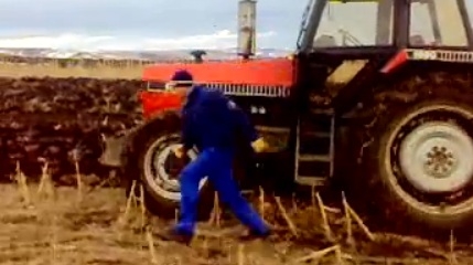 La plimbare, cu tractorul, fără permis