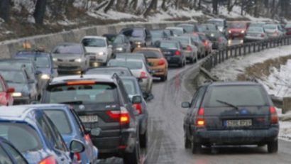 Se circulă în coloană pe pe DN7 Râmnicu Vâlcea – Sibiu