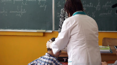 Mai puţini elevi tulceni depistaţi cu boli contagioase