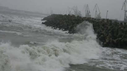 COD GALBEN de vânt prelungit în Dobrogea. Porturile, ÎNCHISE