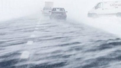 BRĂILA: 9 sectoare de drumuri închise din cauza viscolului
