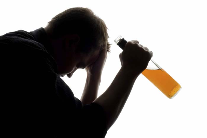AUDIO: Alcoolismul poate fi vindecat. Doar 17 constănţeni îşi recunosc viciul