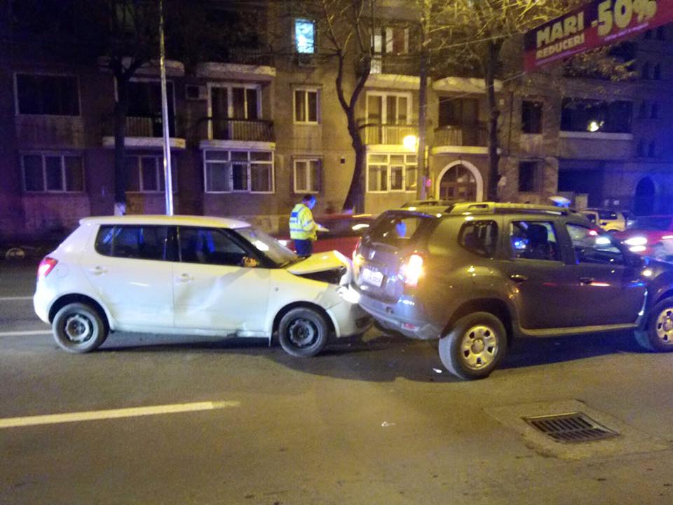 UPDATE 2 – Accident cu patru maşini implicate pe bulevardul Ferdinand