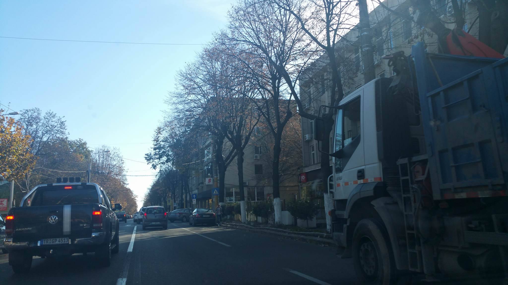 FOTO/VIDEO. Circulaţie haotică pe bulevardul Tomis, între Capitol şi Miga