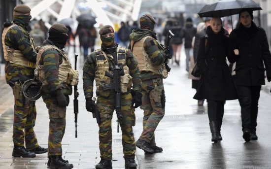 Bruxelles-ul rămâne în stare de alertă teroristă maximă