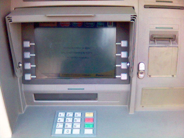 Atenţie, clienţi! Lucrări de mentenanţă la sisteme electronice ale Raiffeisen Bank şi BRD