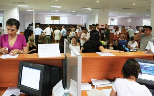 Parlamentul a aprobat creşterea cu 10 la sută a salariilor bugetarilor