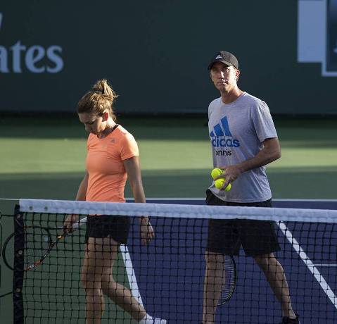 Darren Cahill o va antrena pe Simona Halep şi în 2016